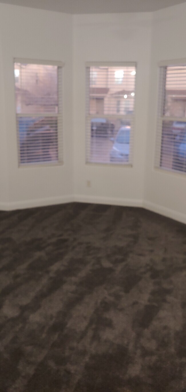 Foto del edificio - 767 Moss Dr