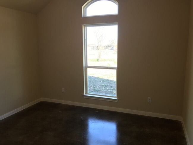 Building Photo - Duplex