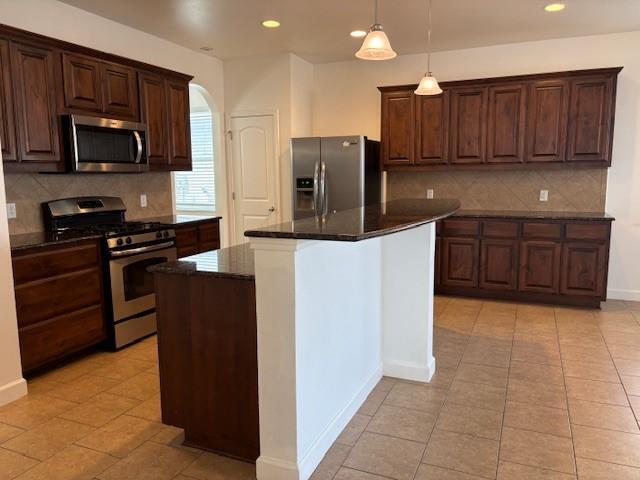 Building Photo - 183 Blossom Vly Strm