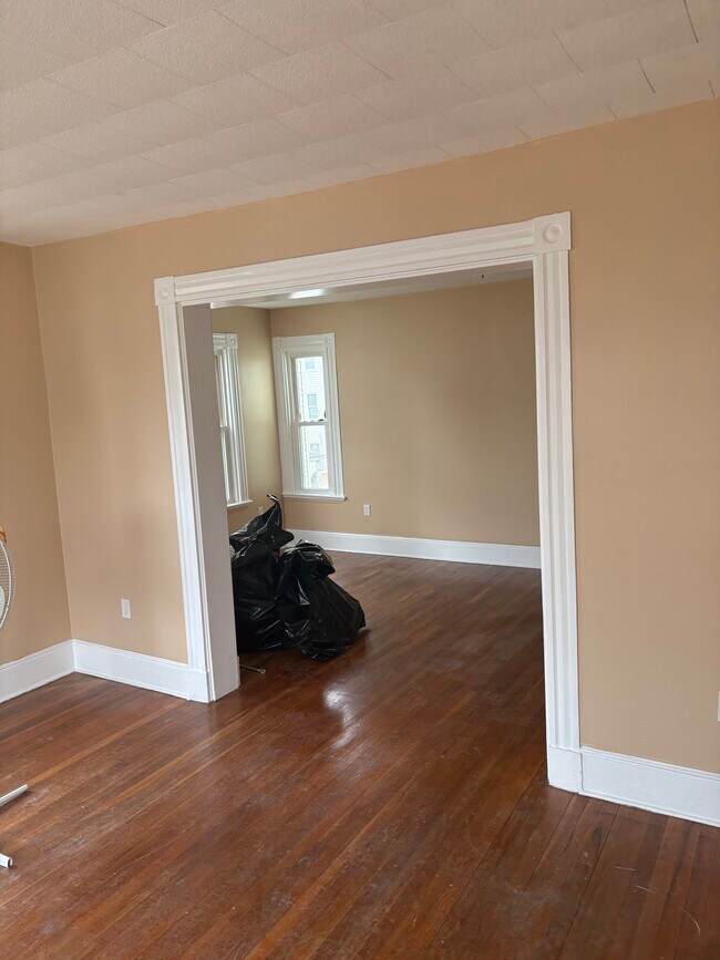 Building Photo - 121 Bonney St