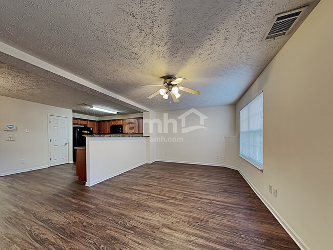 Building Photo - 607 Nixon Way