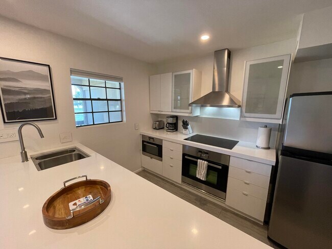 Foto del edificio - 5300 E Waverly Dr