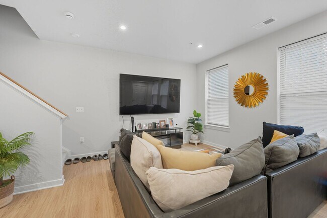 Foto del edificio - 707 Thomas Ln