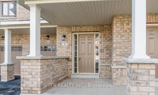 Building Photo - 5 Savage Dr