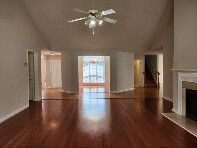 Foto del edificio - 456 Canterbury Pl Dr