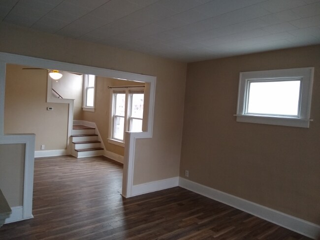 Foto del edificio - 2658 Deming Ave