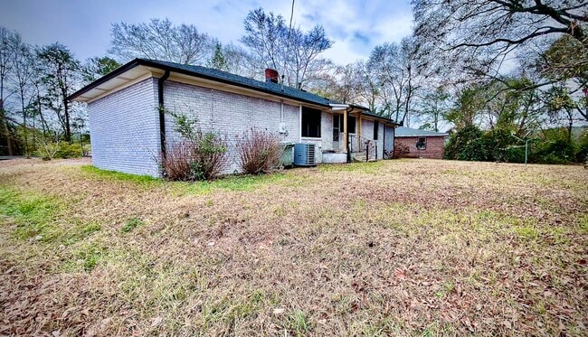 Building Photo - 220 Summey St