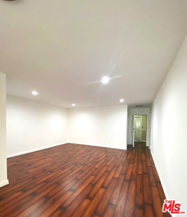 Foto del edificio - 8403 Blackburn Ave