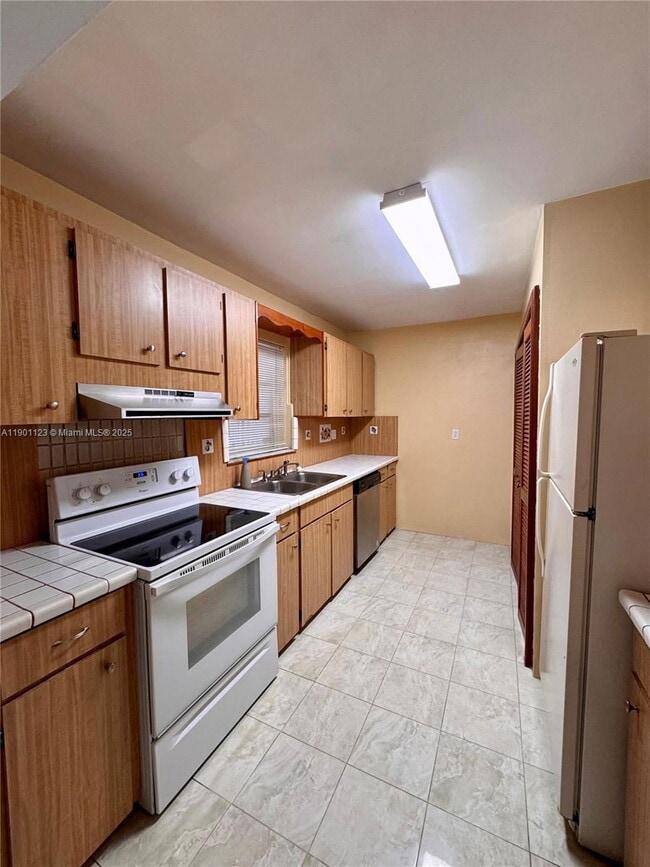 Photo - 5700 SW 42nd St House