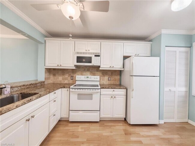 Foto del edificio - 3041 Sandpiper Bay Cir