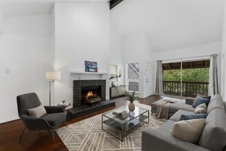 Building Photo - 2100 Tanglewilde St