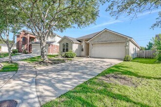 Building Photo - 1526 Rogers Lake Ln