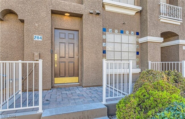 Foto del edificio - 7250 Diamond Canyon Ln
