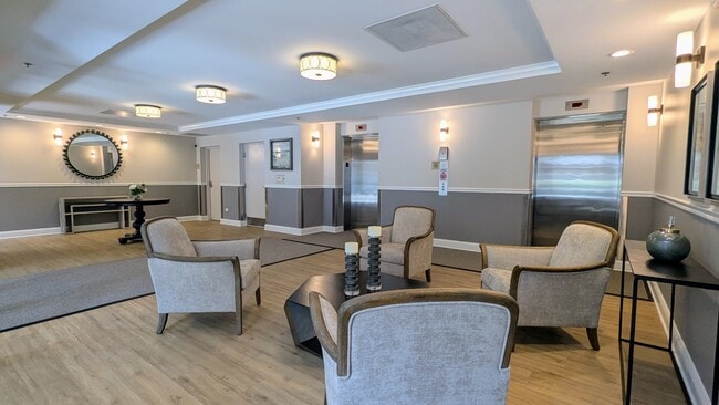 Building Photo - 390 W Mahogany Ct
