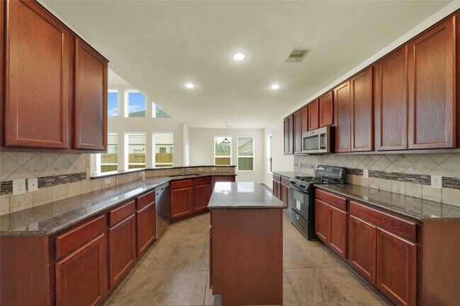 Foto del edificio - 20803 Fair Walnut Way