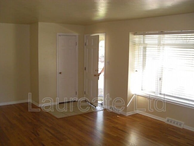 Building Photo - 3344 S Elmira Ct