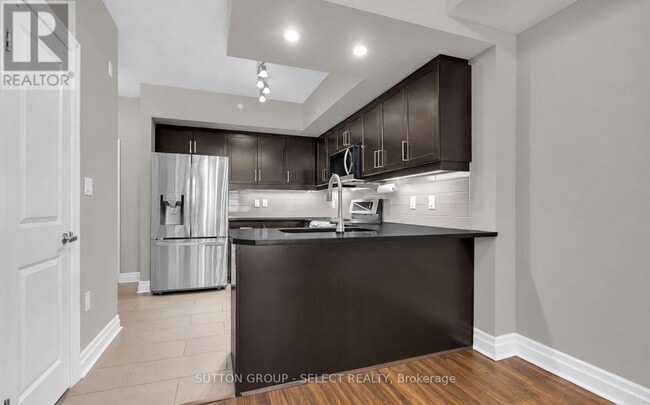 Building Photo - 89 Ridout St S