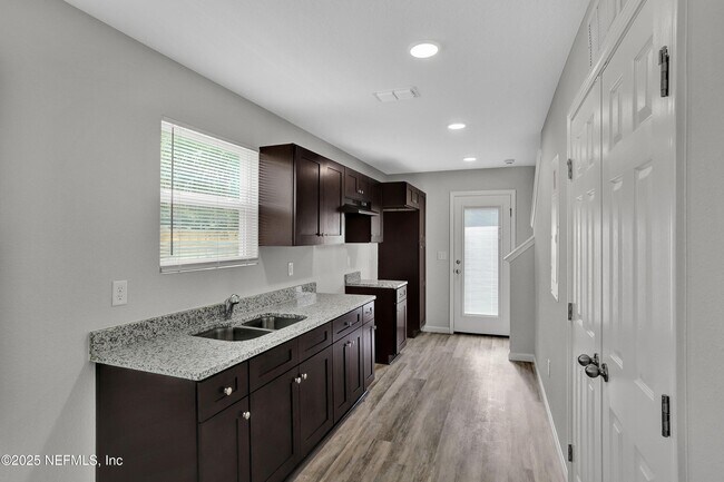 Foto del edificio - 1256 Pippin St
