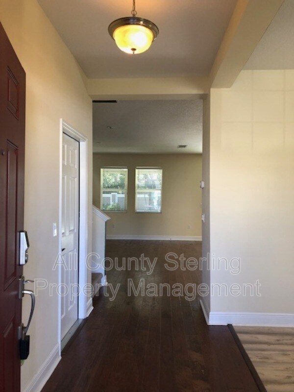 Foto del edificio - 8017 Pleasant Pine Cir