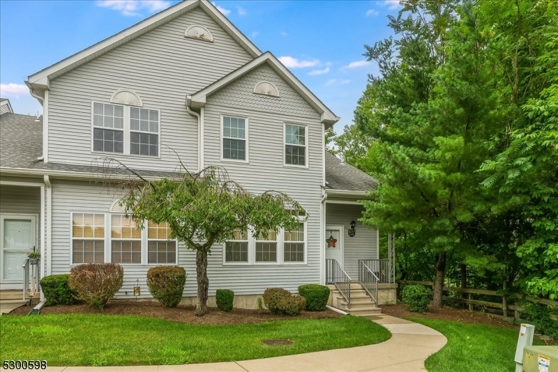 Primary Photo - 330 Carnegie Ct
