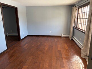 Foto del edificio - 163 Long Pond Dr