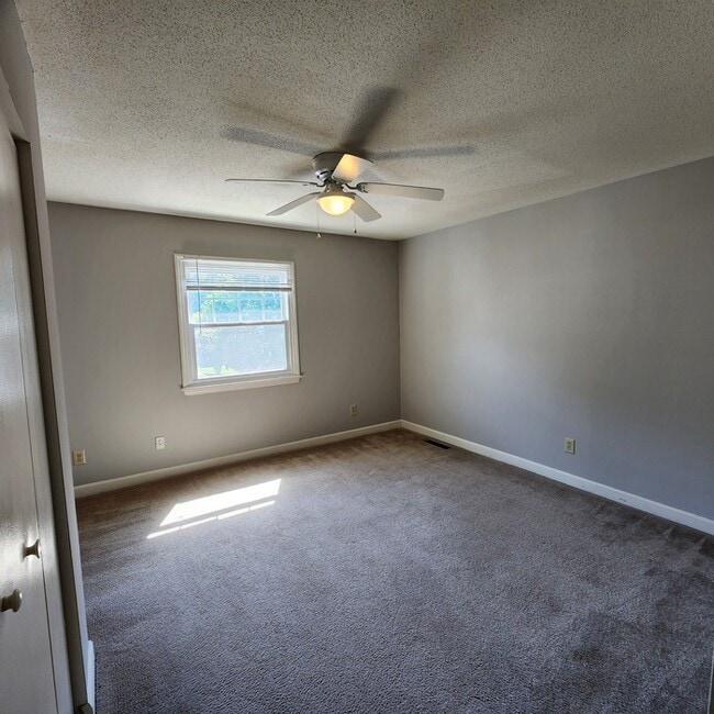 Building Photo - 2506 Avent Ferry Rd