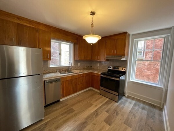 Foto del edificio - 50 Englewood Ave
