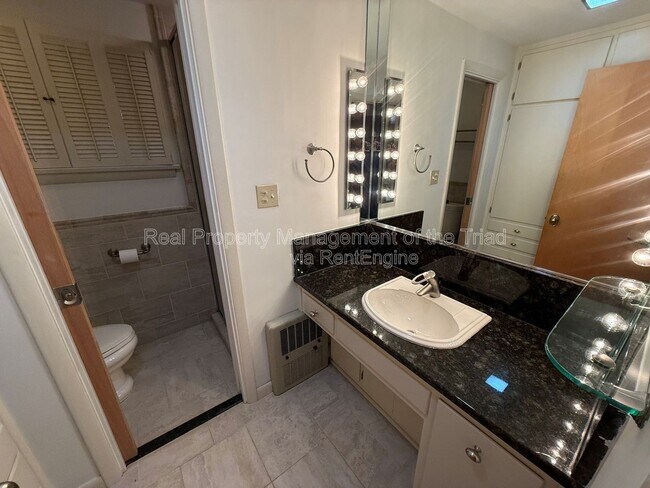 Foto del edificio - 1507 Pinehurst Dr