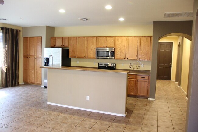 Building Photo - 7324 W Valencia Dr