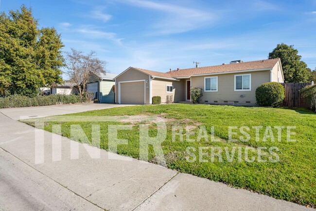 Building Photo - Charming Three Bedroom Home in Carmichael ...