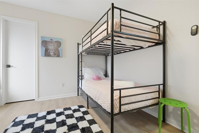 Foto del edificio - 1708 E 17th St