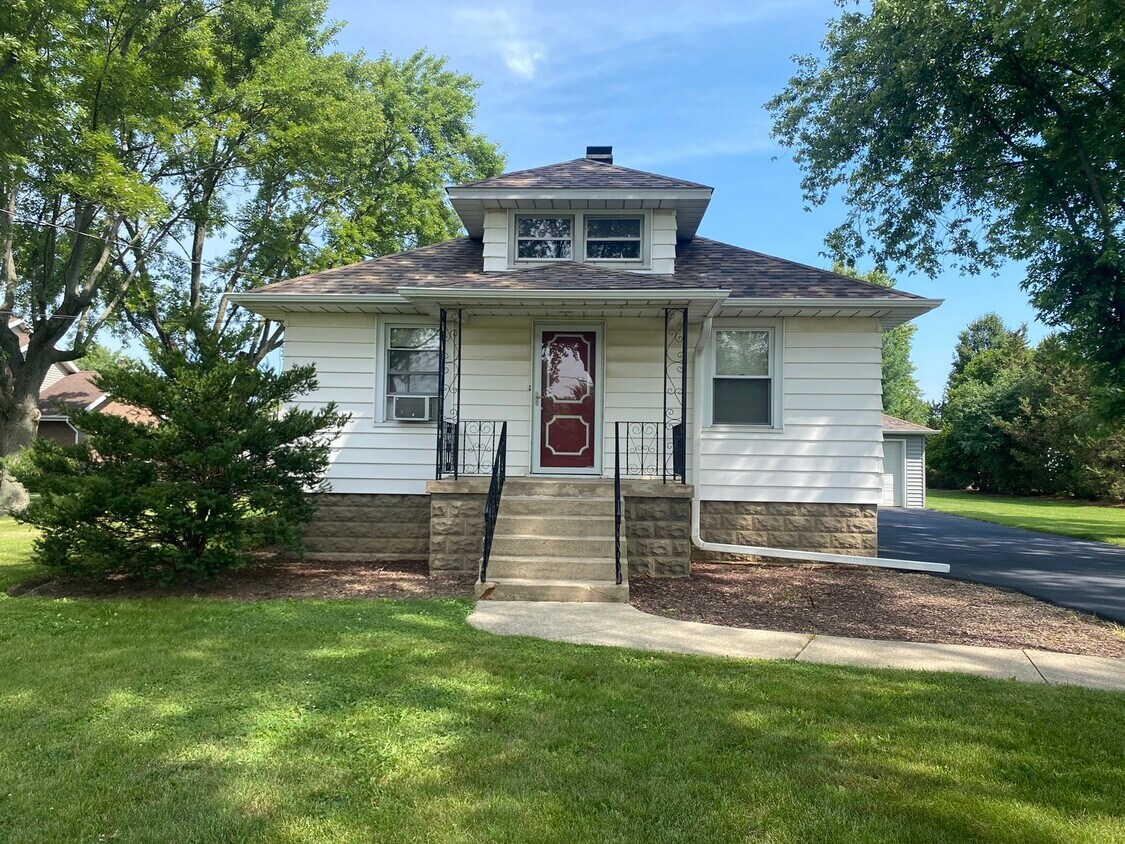 930 E North St, Lockport, IL 60441 House Rental in Lockport, IL