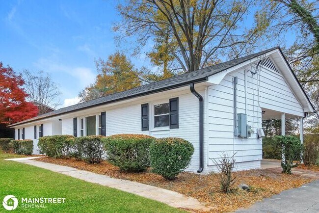 Building Photo - 5545 KANE DR, PFAFFTOWN, NC 27040