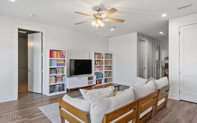 Foto del edificio - 1322 W 30th St