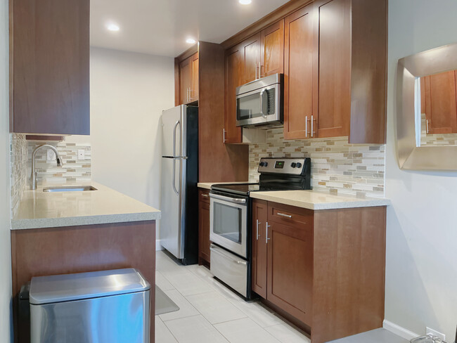 Kitchen - 1240 Walker Ave