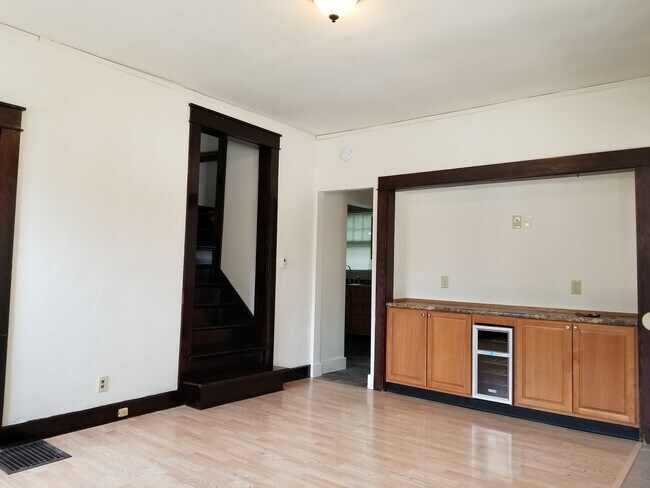 Foto del edificio - ***AUGUST 2027*** 5 Bed 3 Bath House Downtown