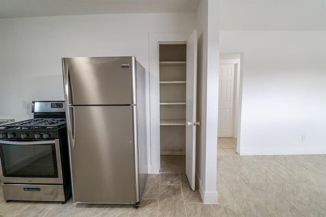 Foto del edificio - 3835 Mt Pleasant St