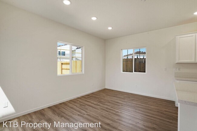 Building Photo - 4 br, 3 bath House - 917 Cosmic Court