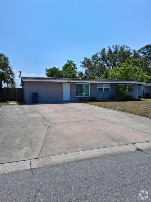 Building Photo - 6115 Hopkins Dr N