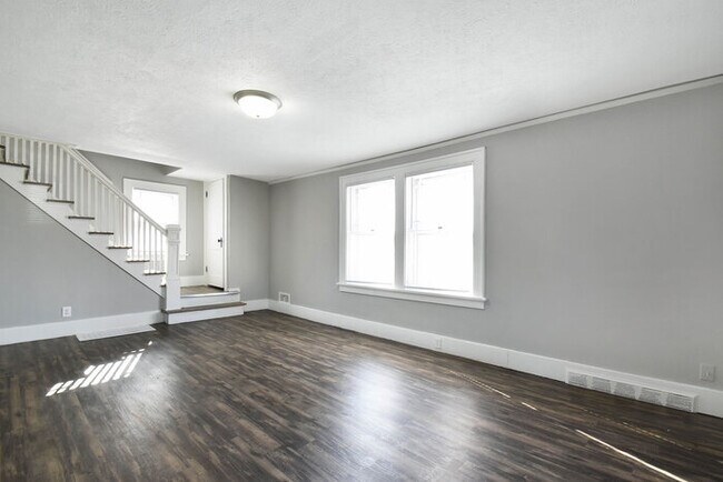 Foto del edificio - 1246 Diamond Ave