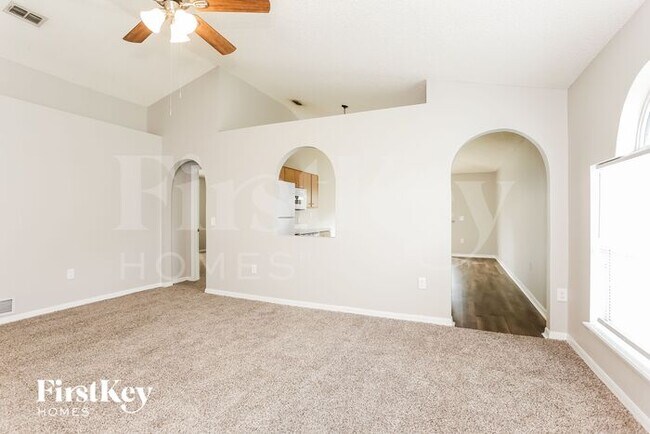 Foto del edificio - 8408 Oak Crossing Dr W