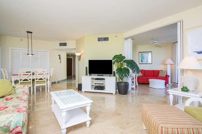 Building Photo - 1211 Gulf of Mexico Dr
