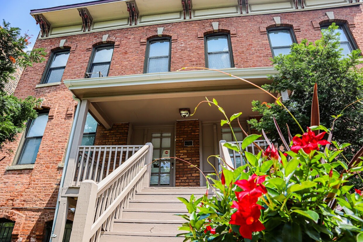 907 S. Laflin St - Entrada al edificio - Harris Point Chicago