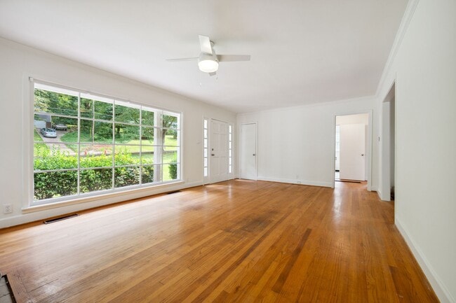 Foto del edificio - 2264 Red Mountain Terrace S