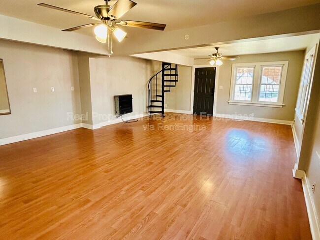 Foto del edificio - 2519 W Park Pl