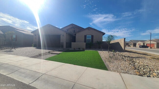 Foto del edificio - 14059 W Monte Vista Rd