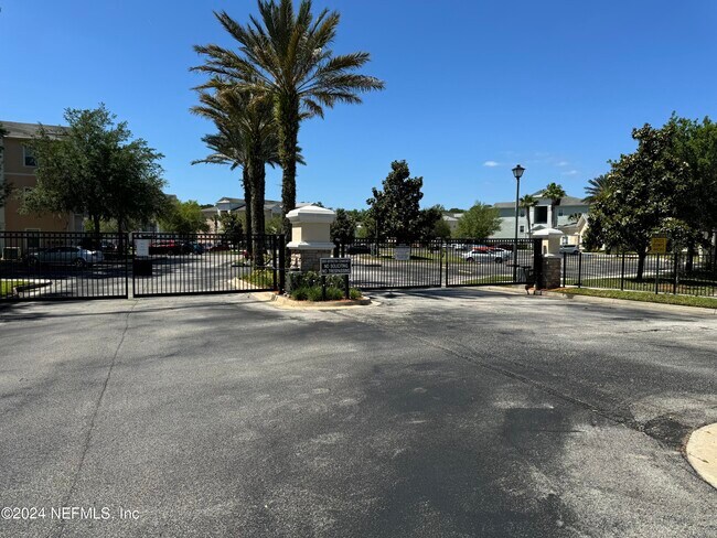 Foto del edificio - 4935 Islamorada Ln