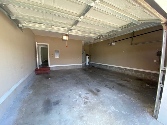 Foto del edificio - Spacious 3Bed/2Ba Brick Home in Established Neighborhood w/Easy Access to Everything! *SPECIAL: 1...