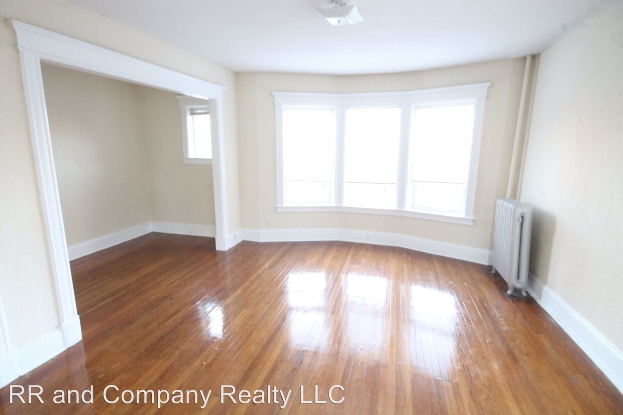 Foto principal - 242 Fort Pleasant Ave