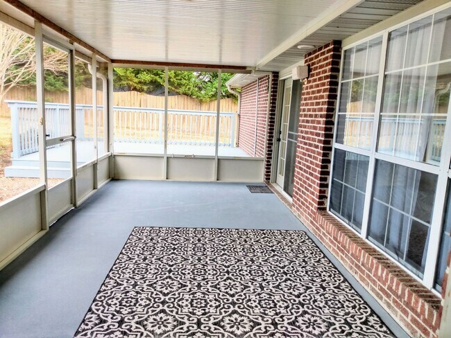 Foto del edificio - Maryville 37803 - COMING SOON! 3 bedroom, 2 bath, split floor plan home with a 2-car garage - Cal...